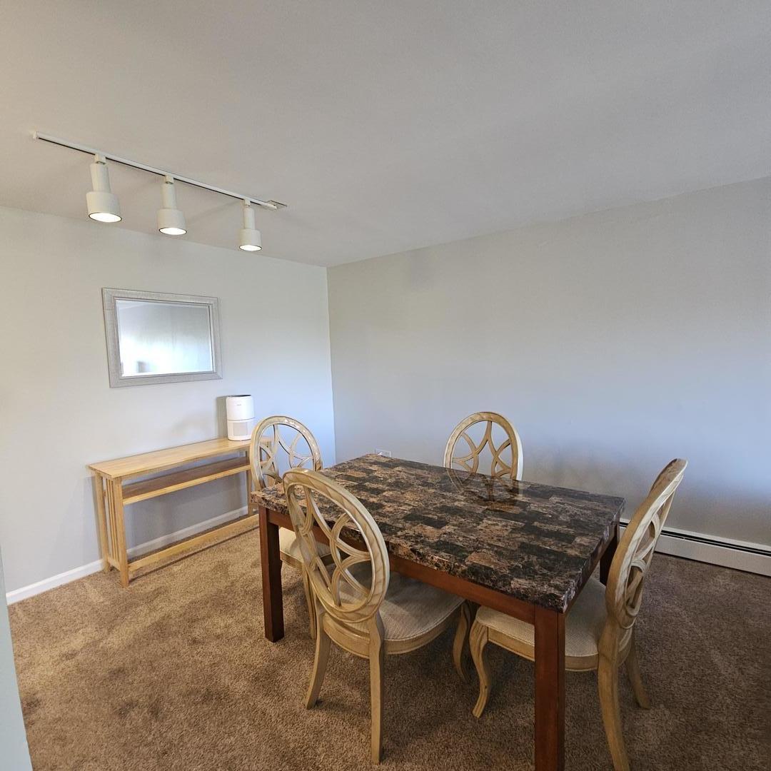 1198 Royal Glen Drive #312B, Glen Ellyn, IL 60137