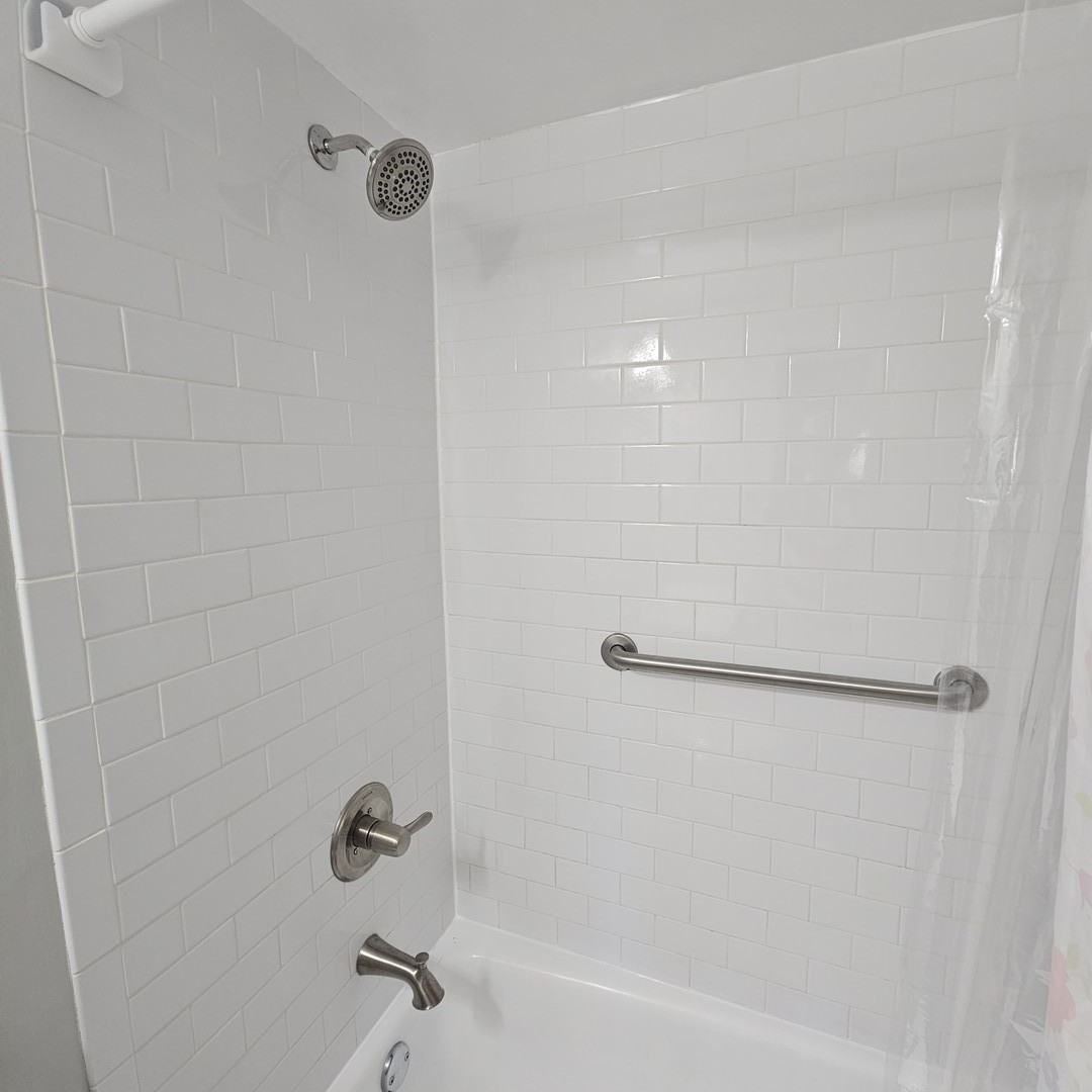 1198 Royal Glen Drive #312B, Glen Ellyn, IL 60137