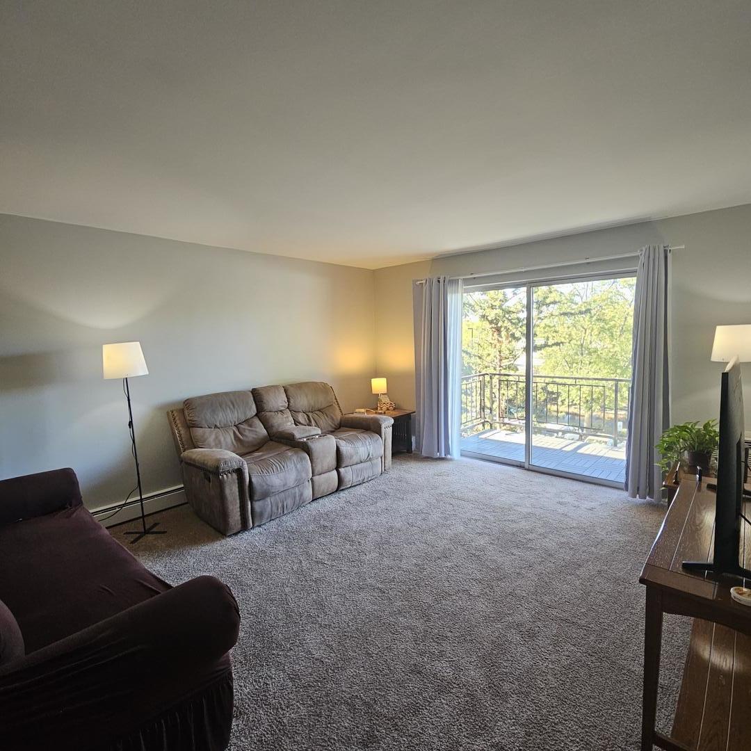 1198 Royal Glen Drive #312B, Glen Ellyn, IL 60137