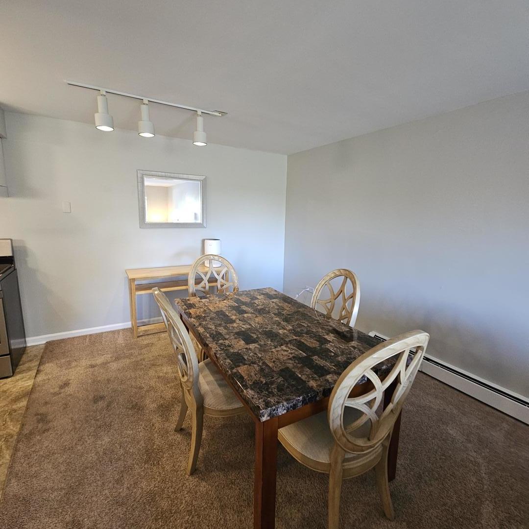 1198 Royal Glen Drive #312B, Glen Ellyn, IL 60137