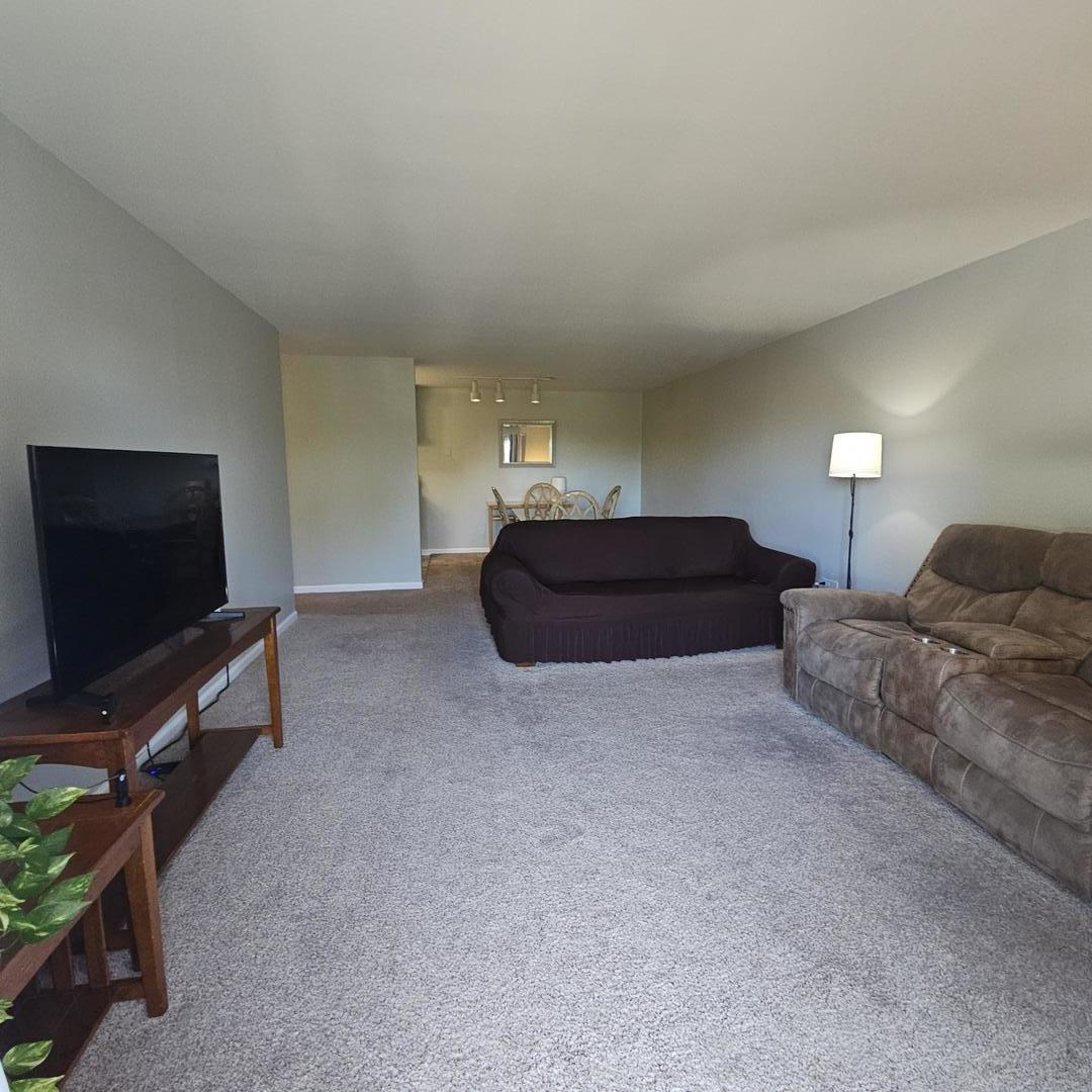 1198 Royal Glen Drive #312B, Glen Ellyn, IL 60137