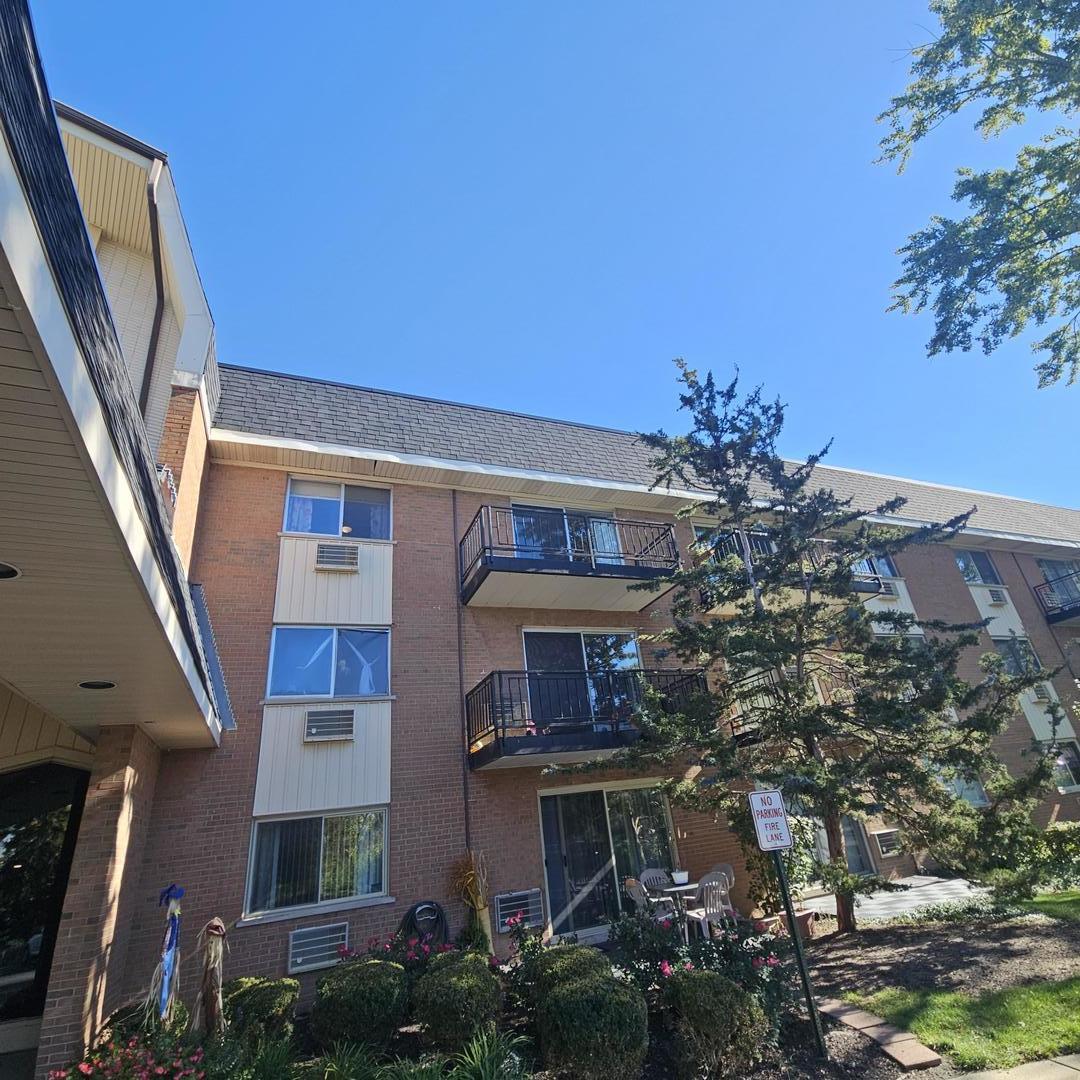 1198 Royal Glen Drive #312B, Glen Ellyn, IL 60137