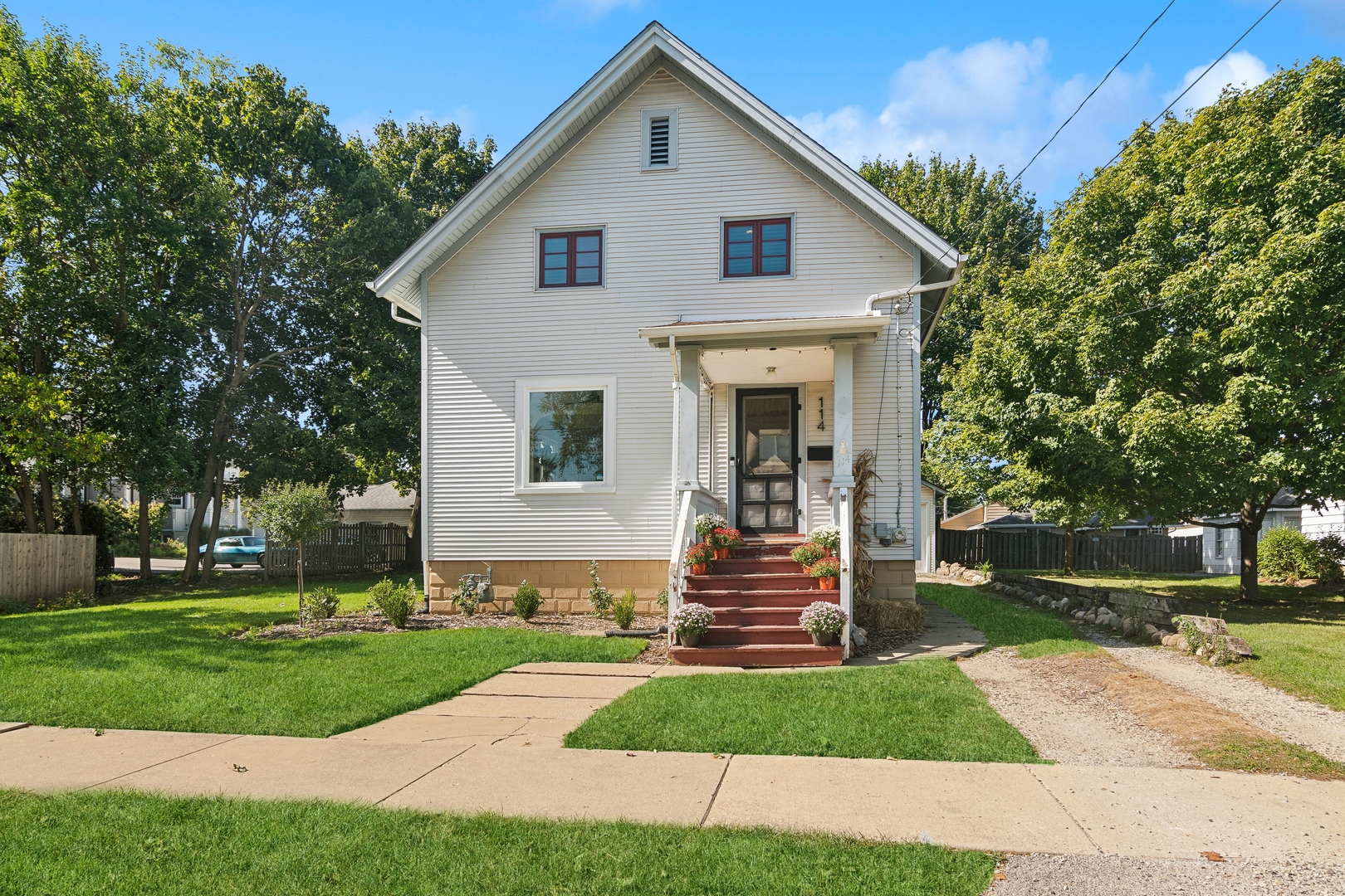 114 Harrison Street, Barrington, IL 60010