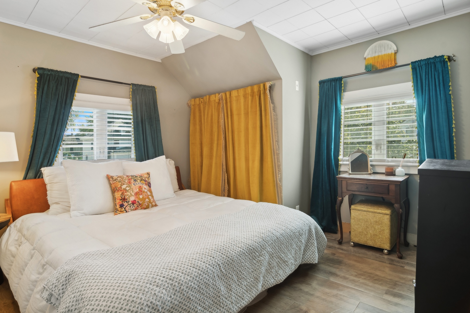 114 Harrison Street, Barrington, IL 60010