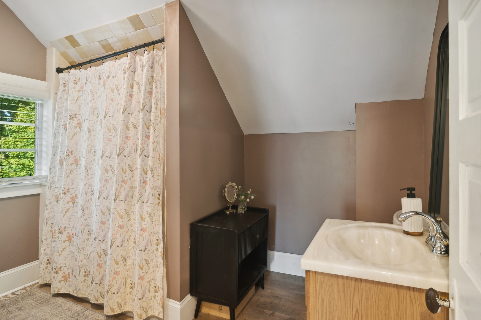 114 Harrison Street, Barrington, IL 60010