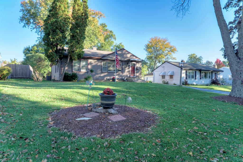 140 W Sunset Avenue, Lombard, IL 60148