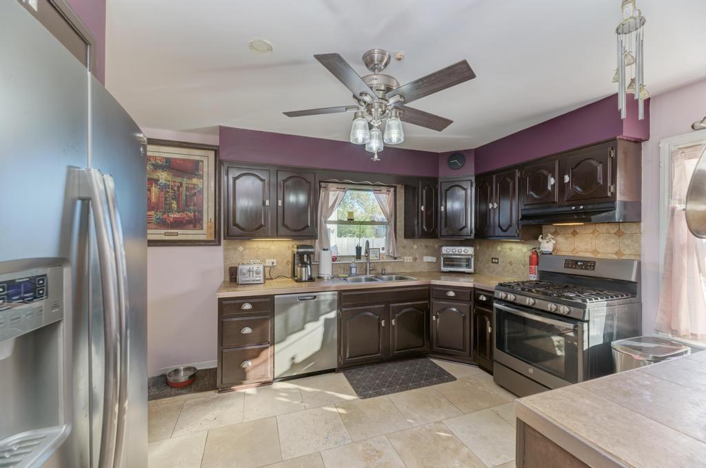 140 W Sunset Avenue, Lombard, IL 60148