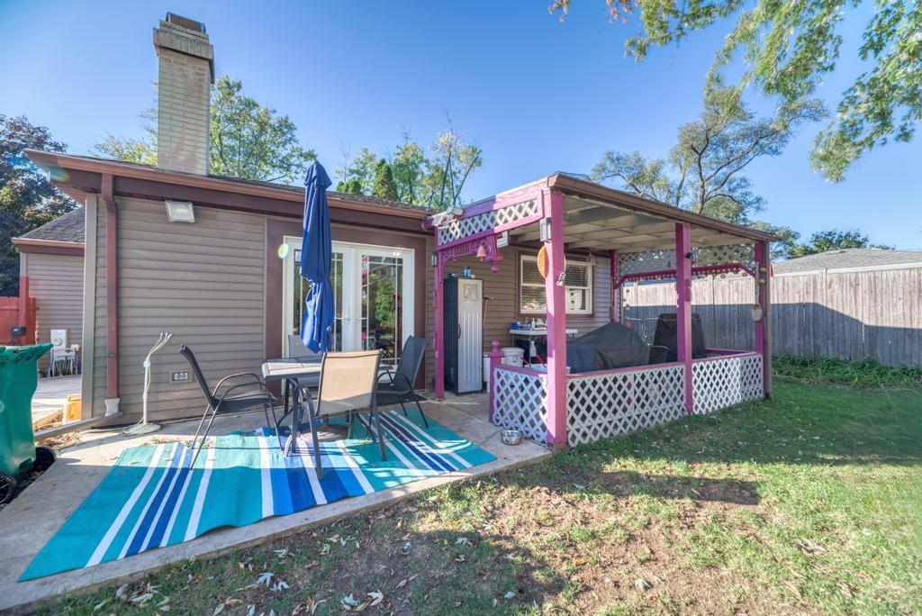 140 W Sunset Avenue, Lombard, IL 60148