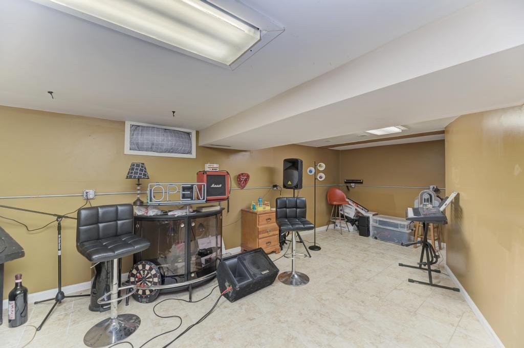 140 W Sunset Avenue, Lombard, IL 60148