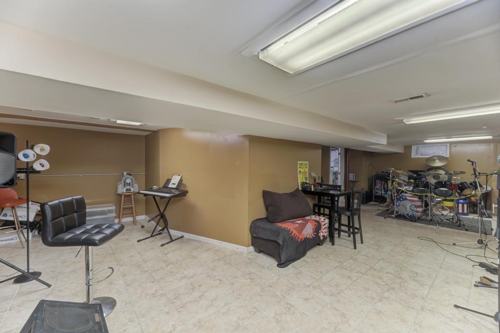 140 W Sunset Avenue, Lombard, IL 60148