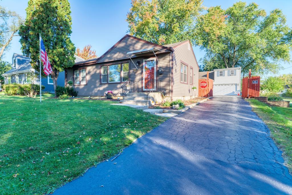 140 W Sunset Avenue, Lombard, IL 60148