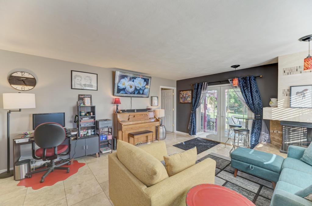 140 W Sunset Avenue, Lombard, IL 60148