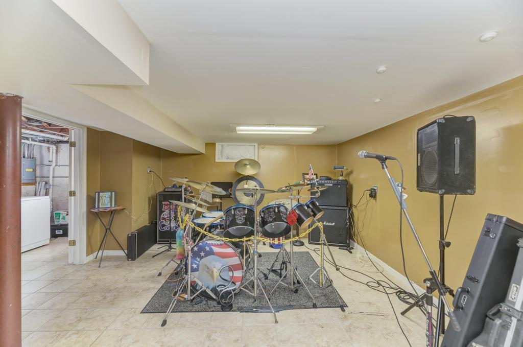 140 W Sunset Avenue, Lombard, IL 60148