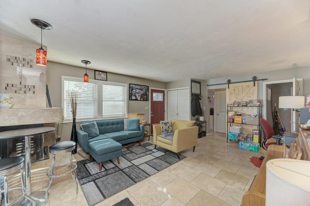 140 W Sunset Avenue, Lombard, IL 60148