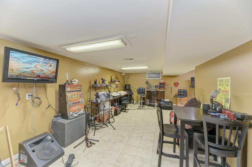 140 W Sunset Avenue, Lombard, IL 60148