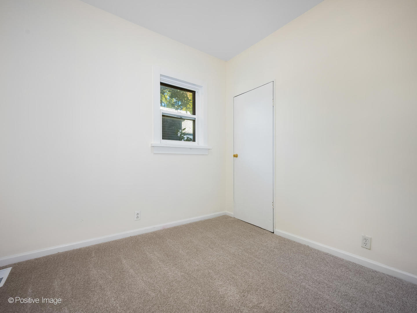 547 S Martin Luther King Jr Avenue, Waukegan, IL 60085