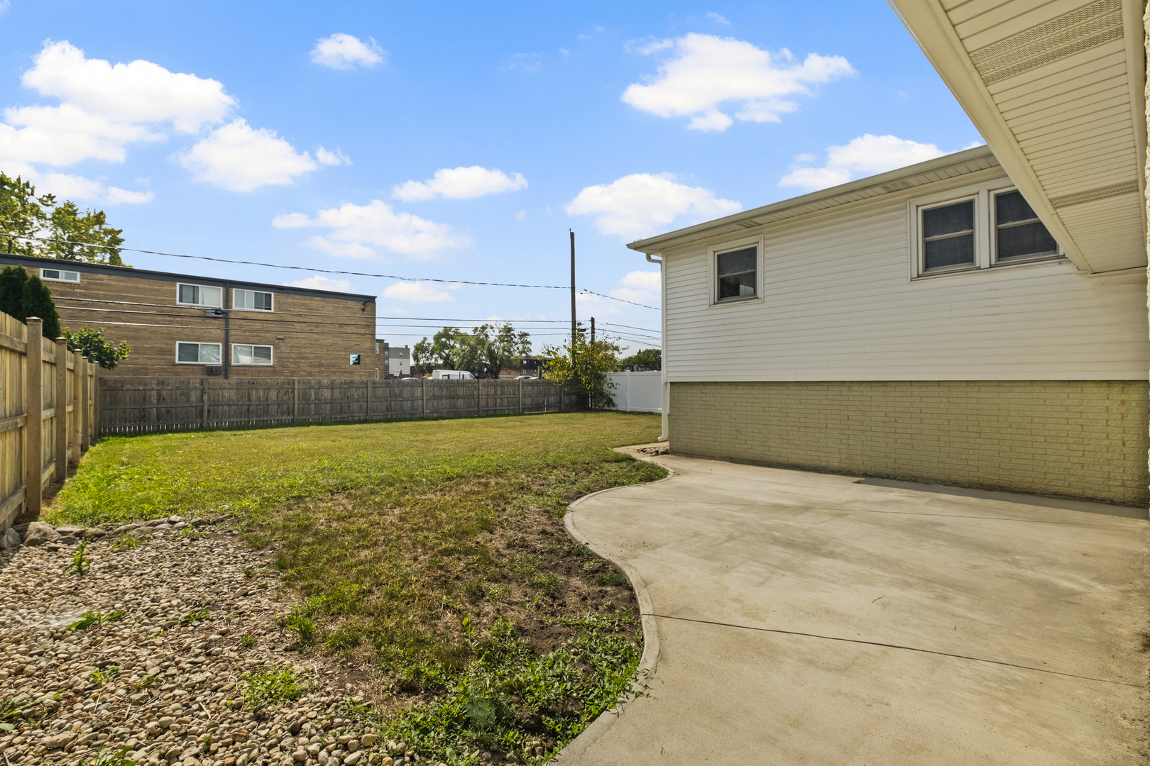 1813 W Pheasant Trail, Mount Prospect, IL 60056