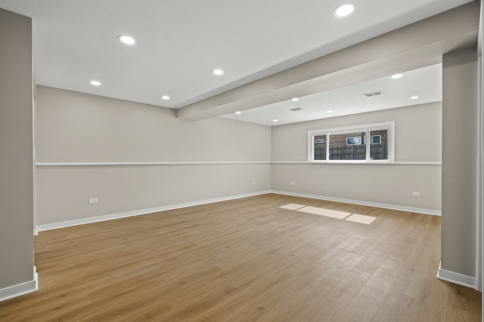 1813 W Pheasant Trail, Mount Prospect, IL 60056