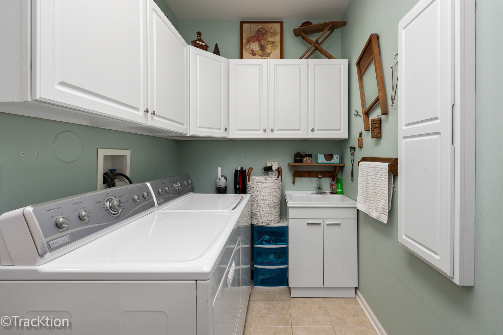 21123 Sterling Lake Court, Crest Hill, IL 60403