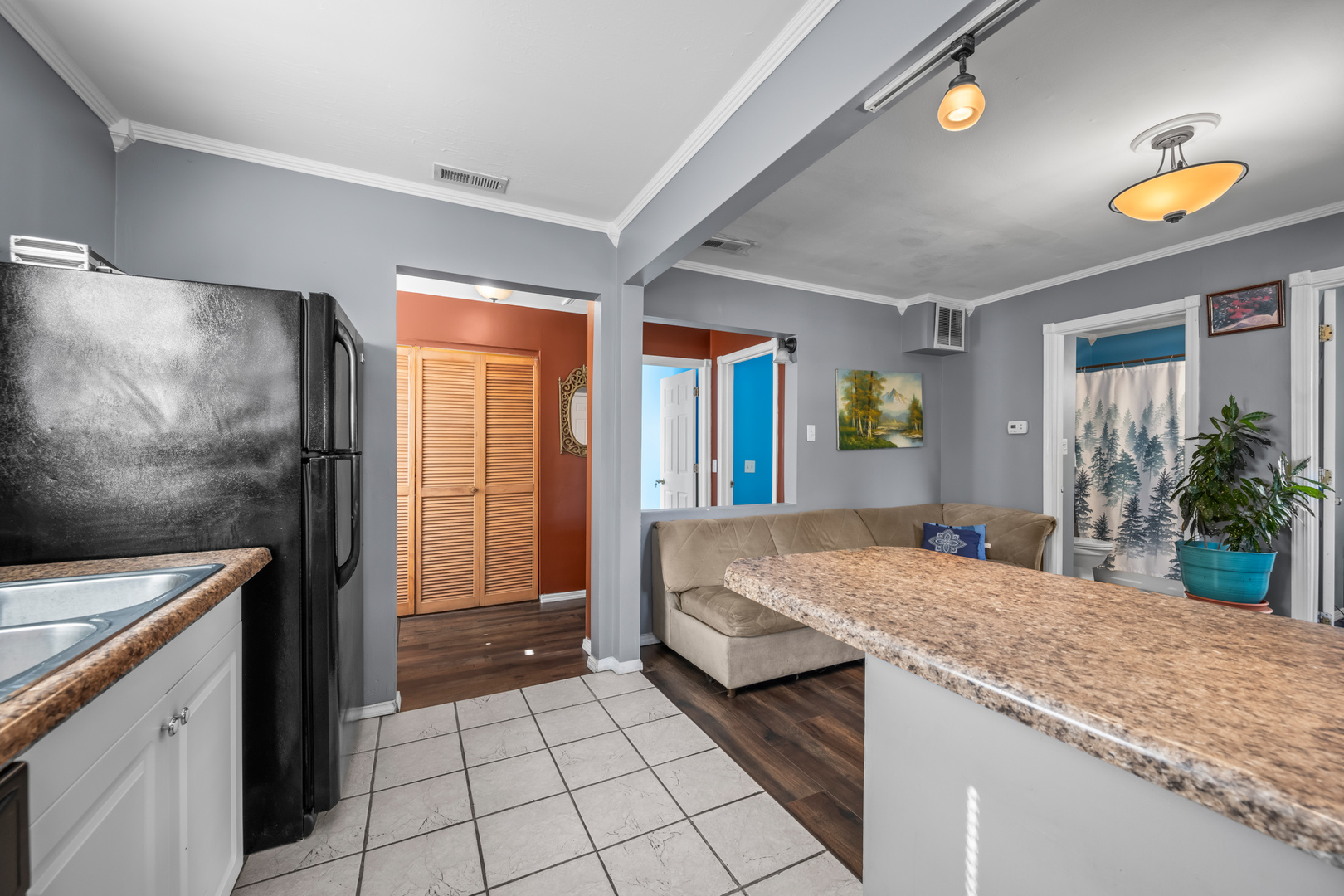 1502 Kenmore Avenue, Round Lake Beach, IL 60073