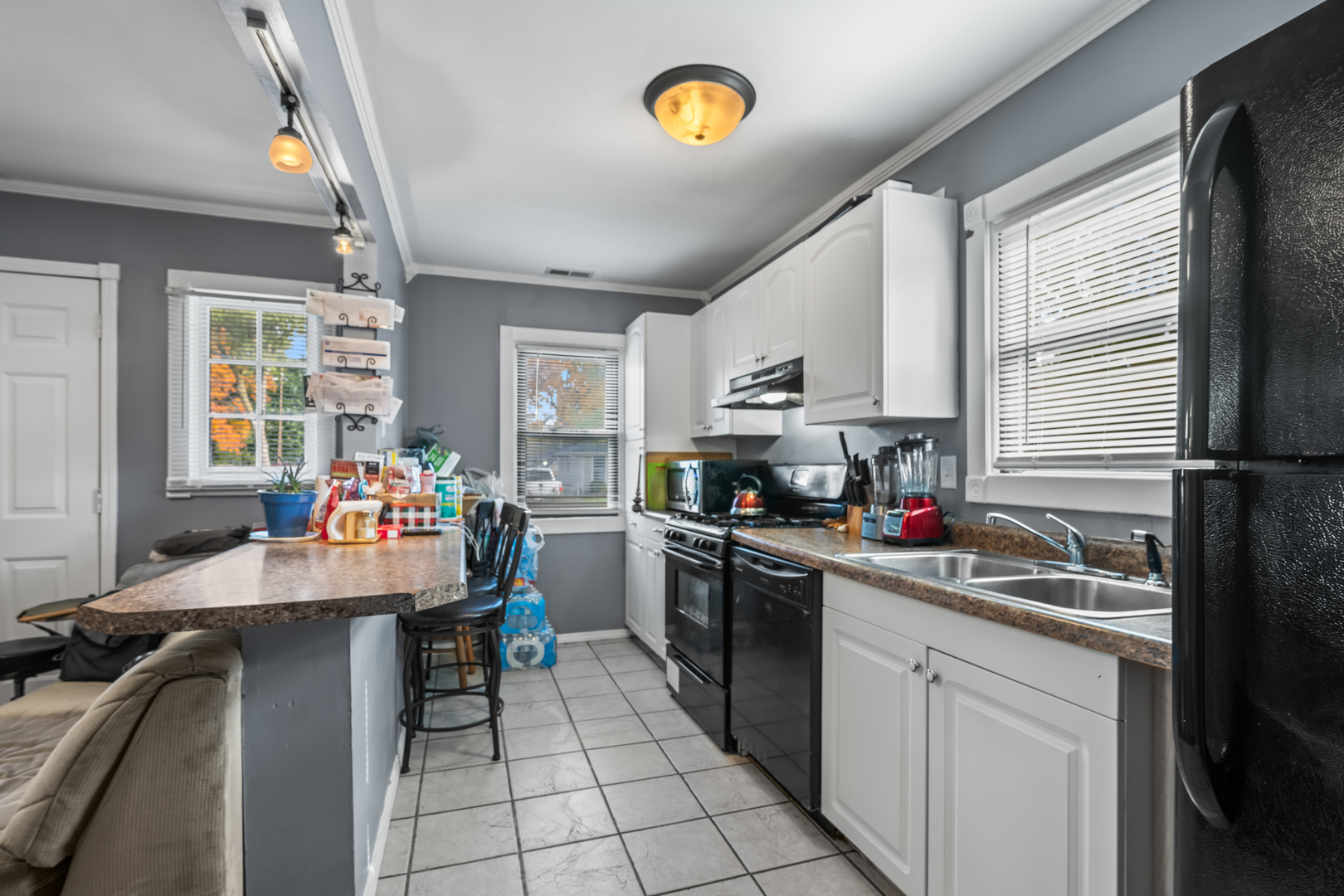 1502 Kenmore Avenue, Round Lake Beach, IL 60073