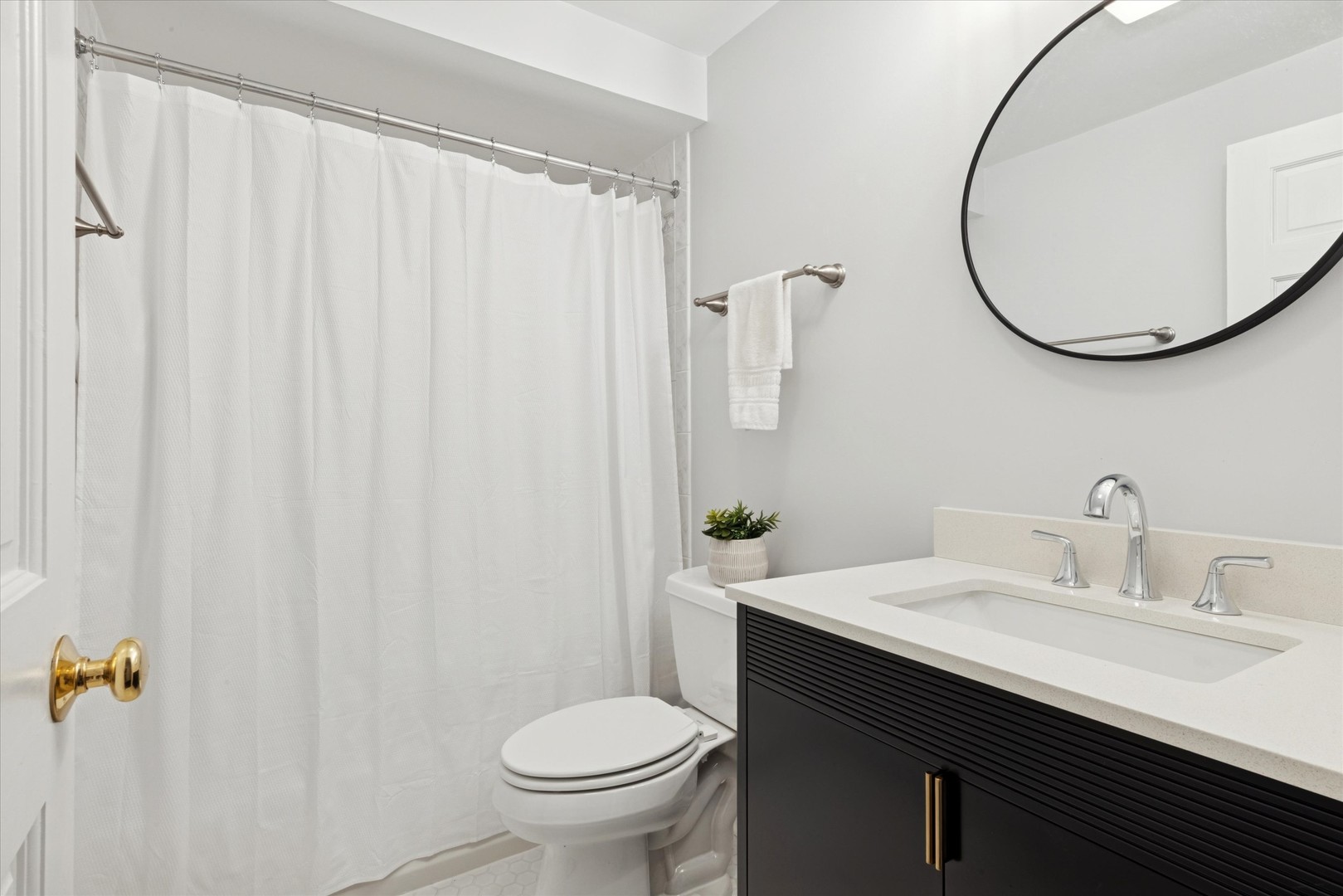 441 N Park Boulevard #2J, Glen Ellyn, IL 60137