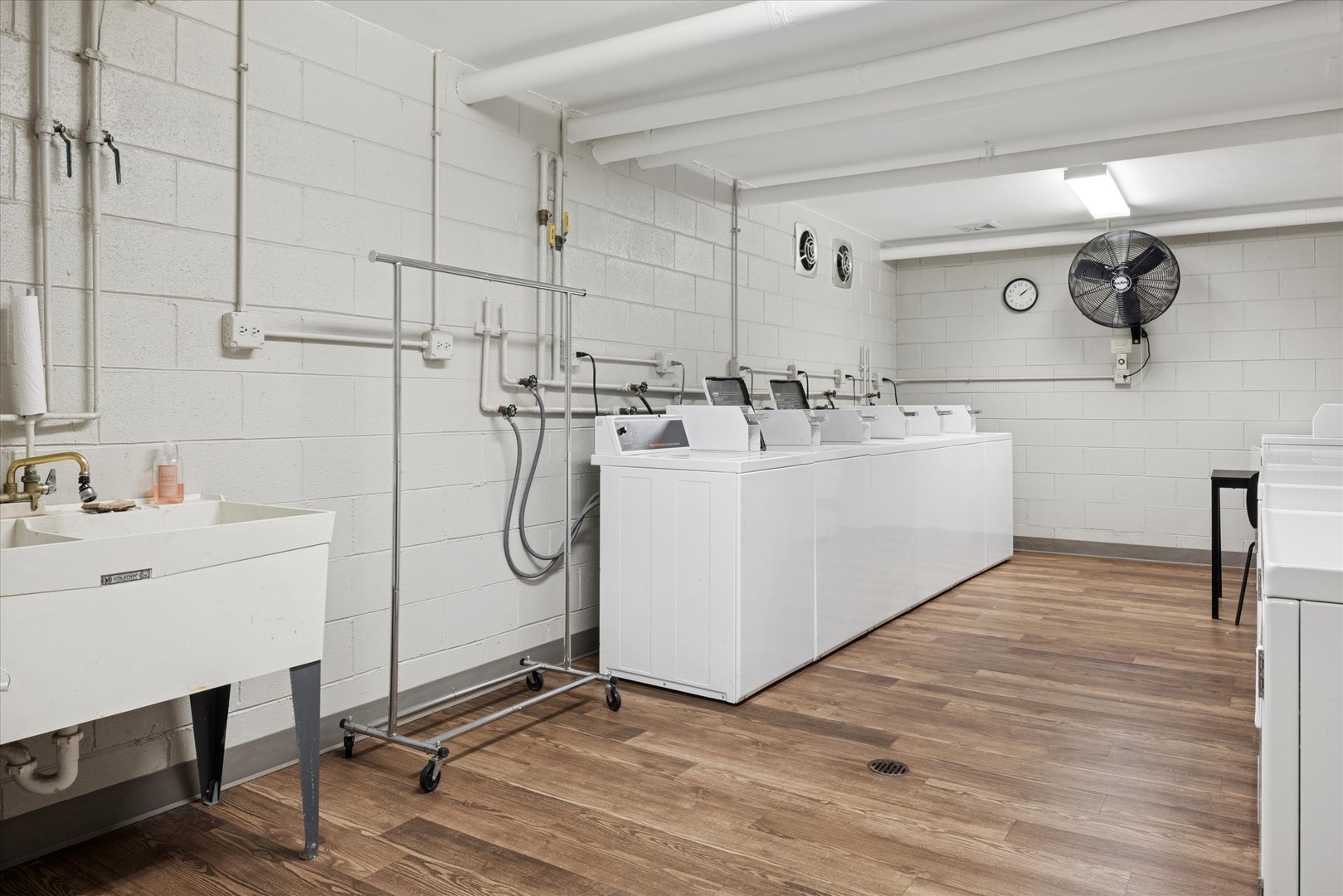 441 N Park Boulevard #2J, Glen Ellyn, IL 60137