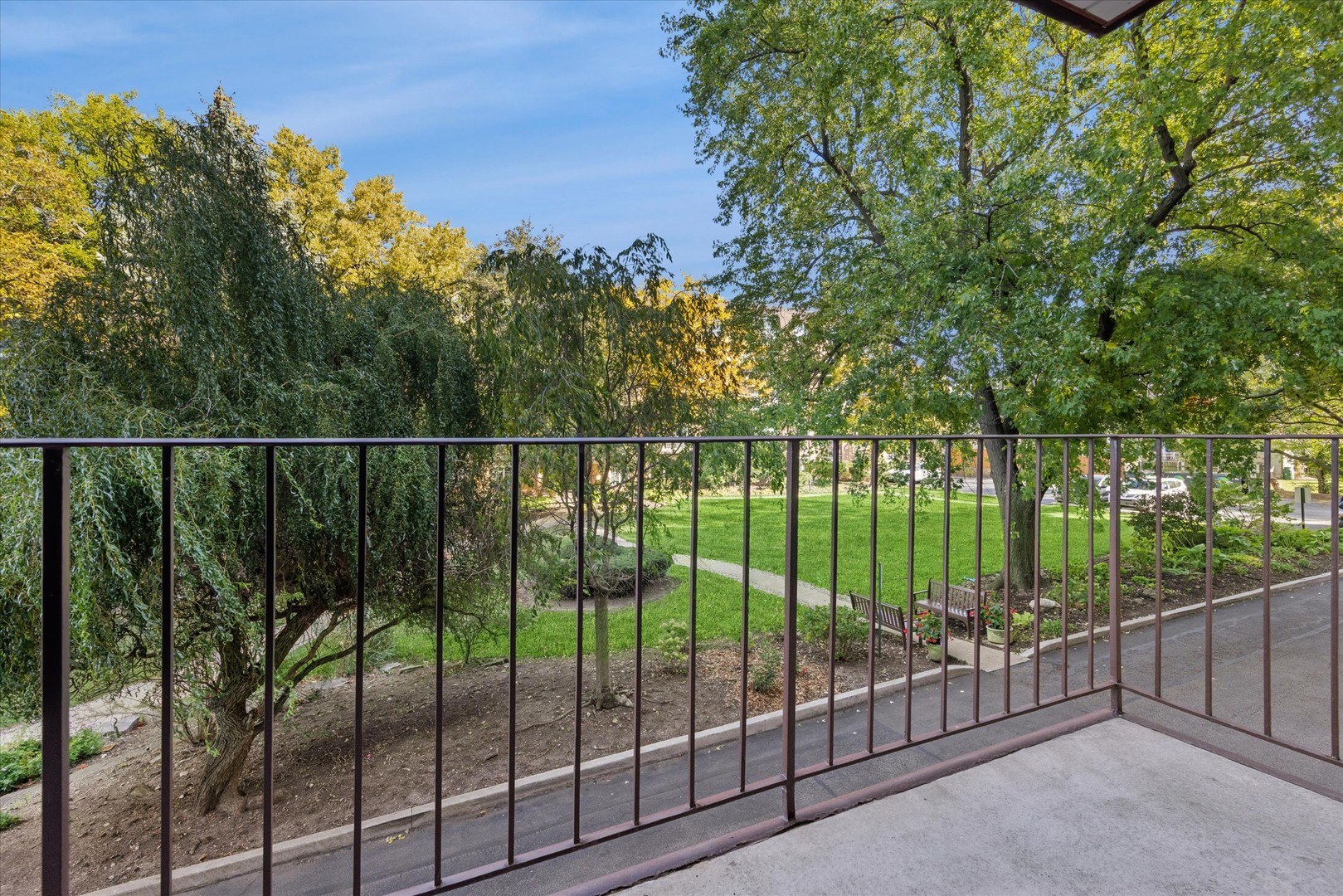 441 N Park Boulevard #2J, Glen Ellyn, IL 60137