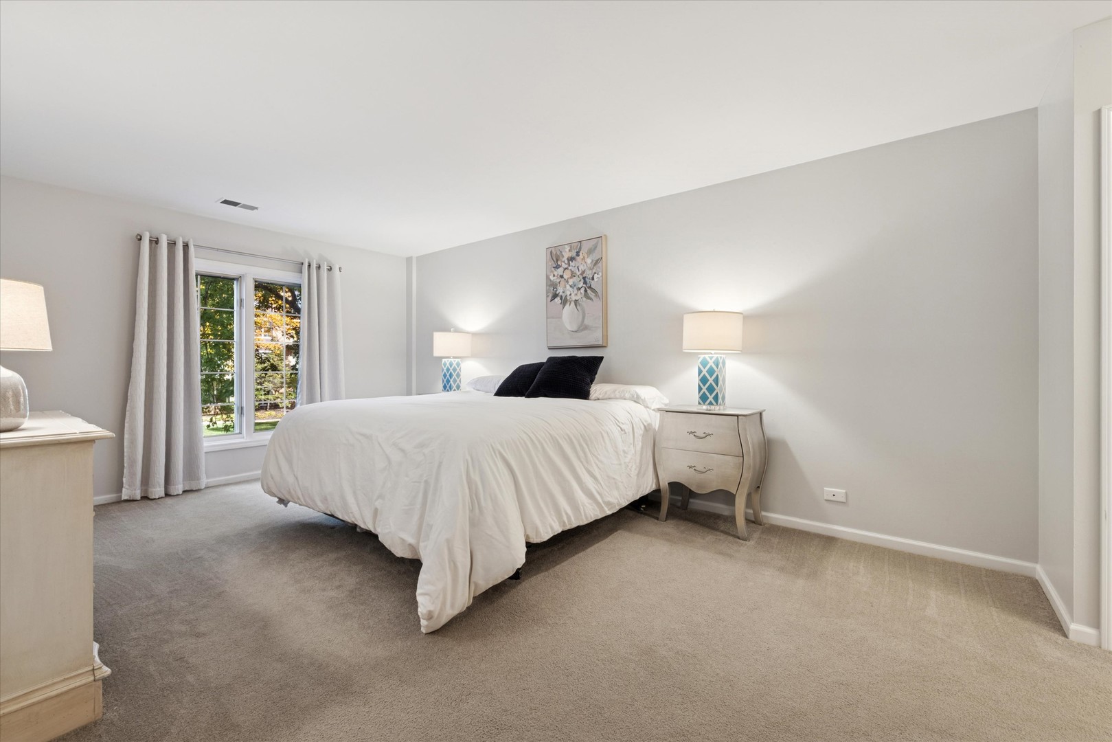 441 N Park Boulevard #2J, Glen Ellyn, IL 60137