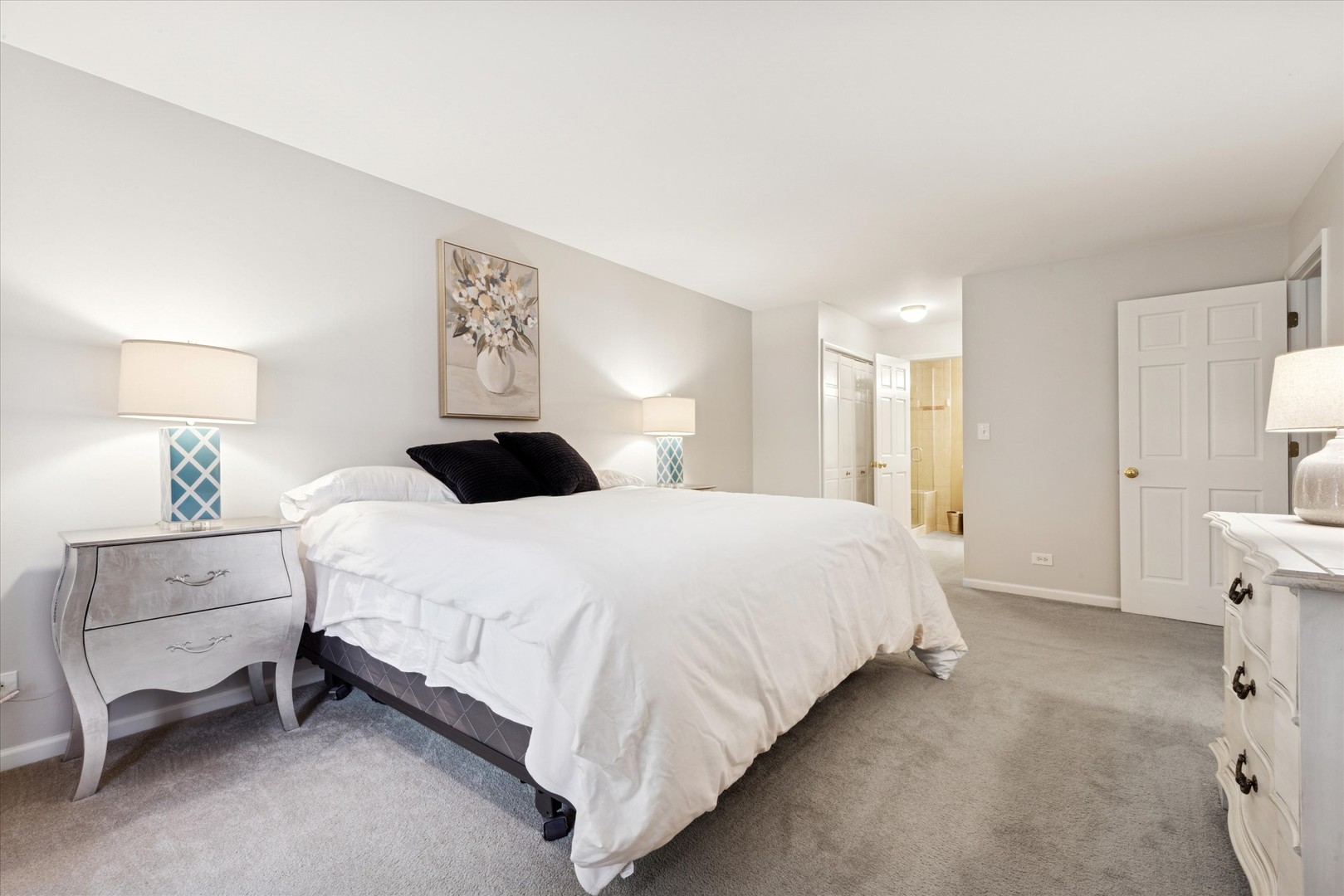 441 N Park Boulevard #2J, Glen Ellyn, IL 60137