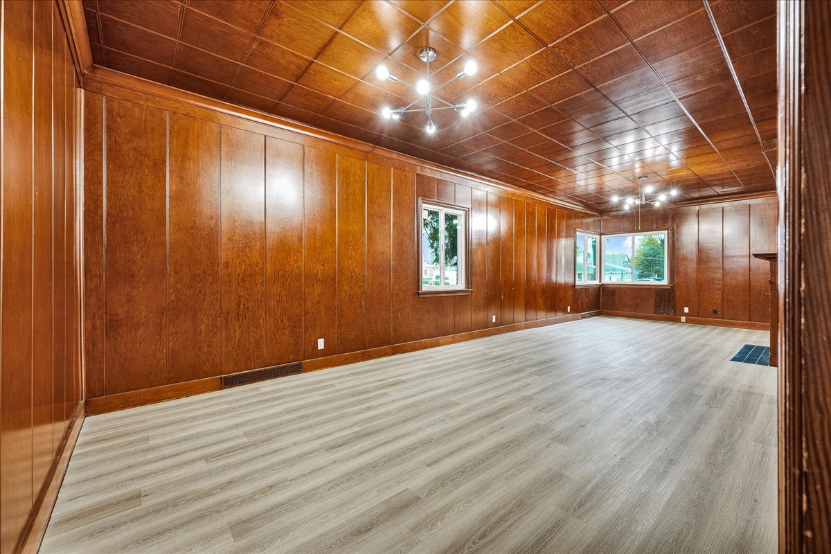 303 N Main Street, Tuscola, IL 61953