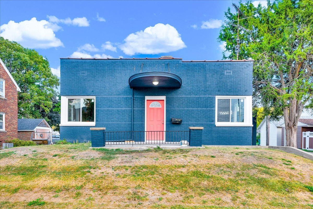 303 N Main Street, Tuscola, IL 61953