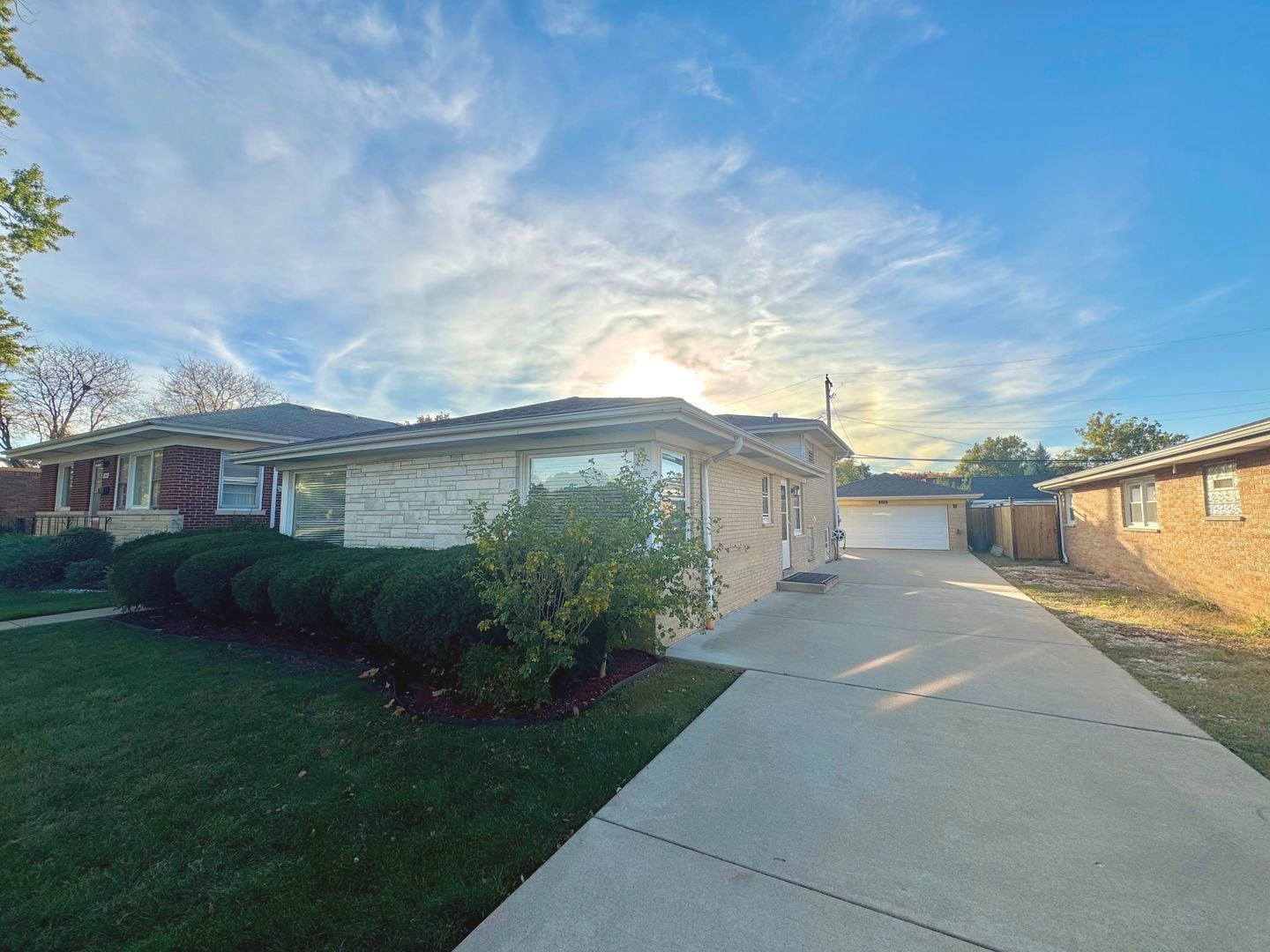 2610 Sunnyside Avenue, Westchester, IL 60154