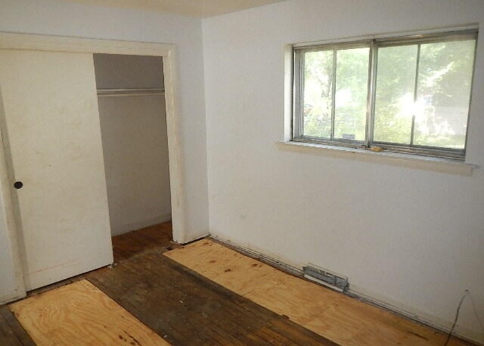 7737 S Champlain Avenue, Chicago, IL 60619