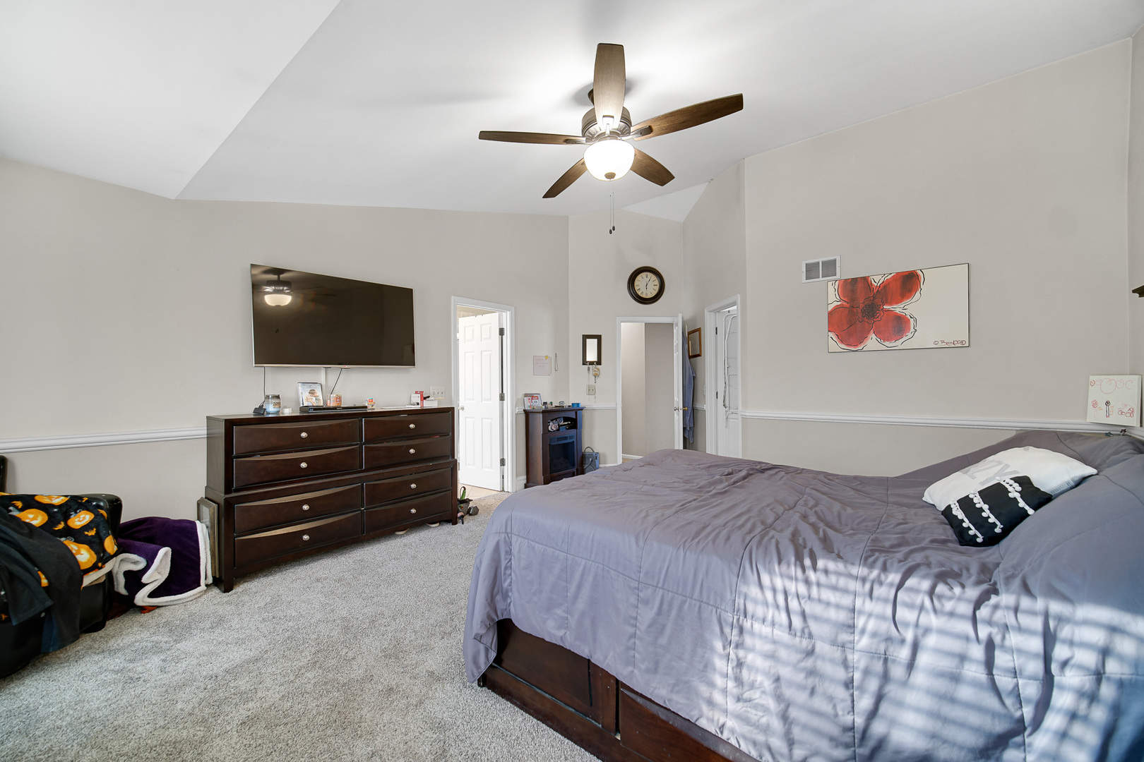 3925 Peartree Drive, Lake In The Hills, IL 60156