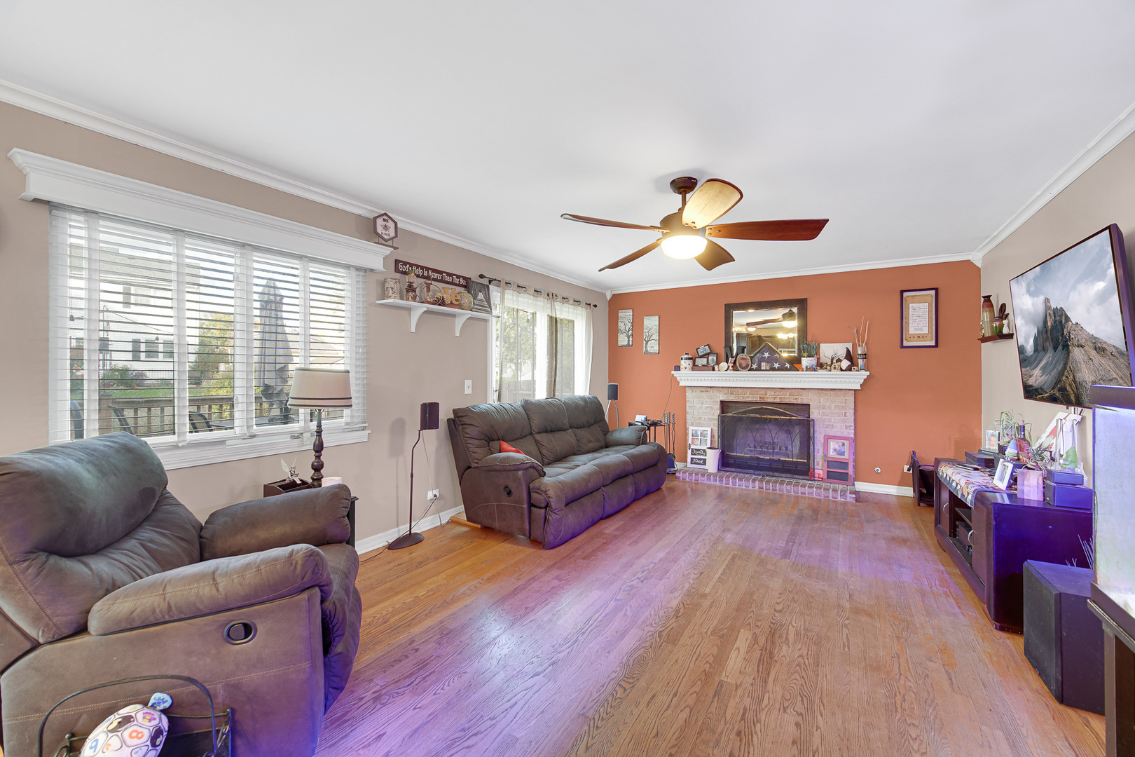 3925 Peartree Drive, Lake In The Hills, IL 60156