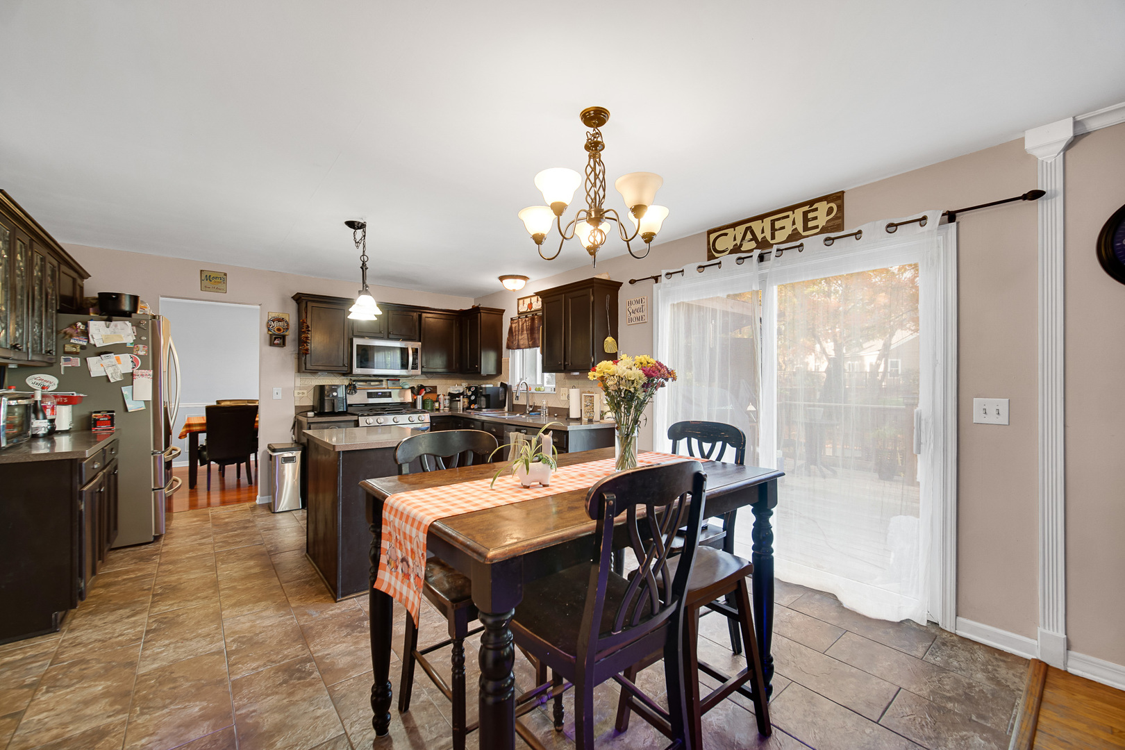 3925 Peartree Drive, Lake In The Hills, IL 60156