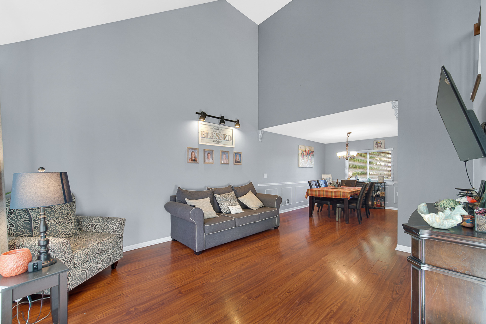 3925 Peartree Drive, Lake In The Hills, IL 60156