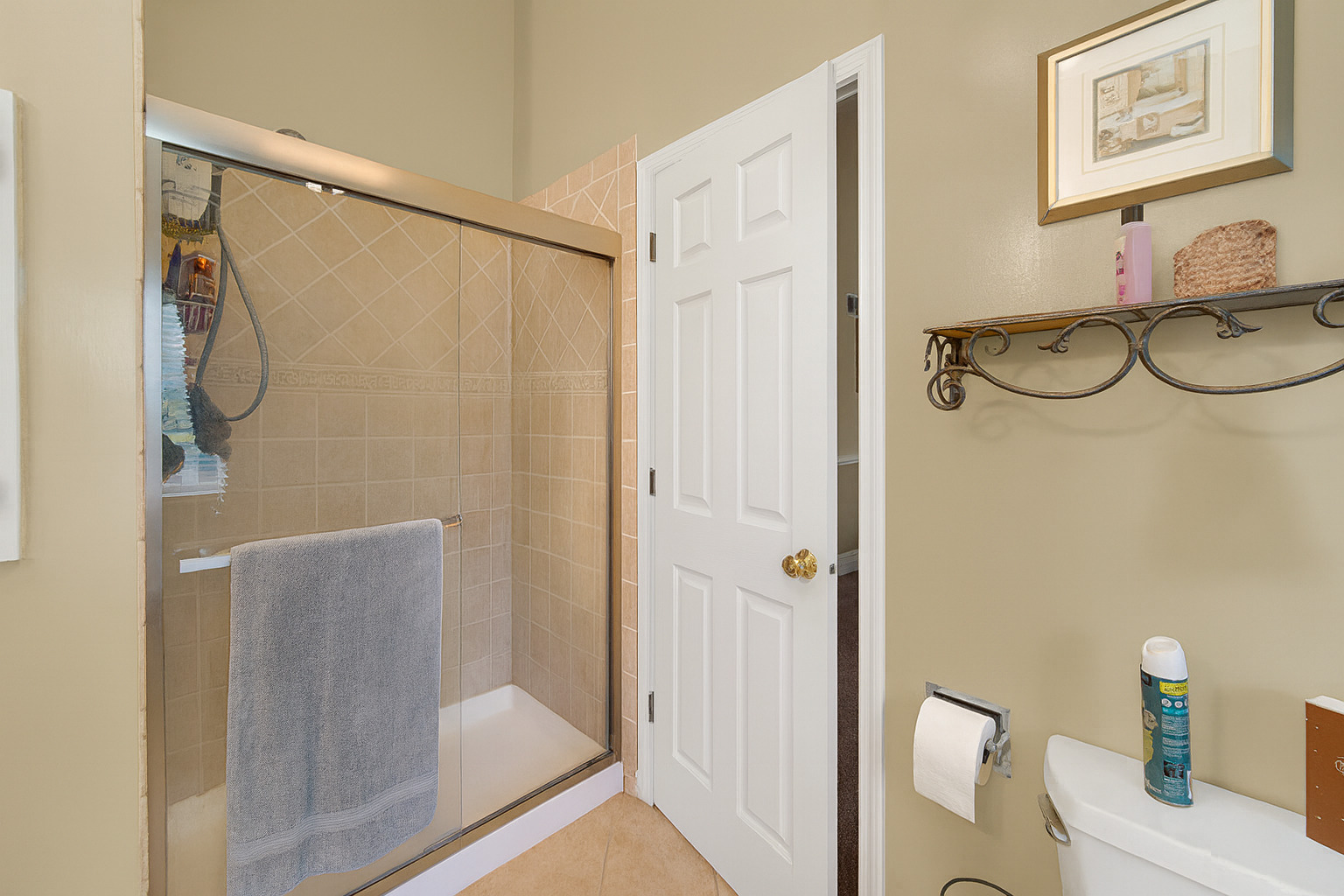 3925 Peartree Drive, Lake In The Hills, IL 60156