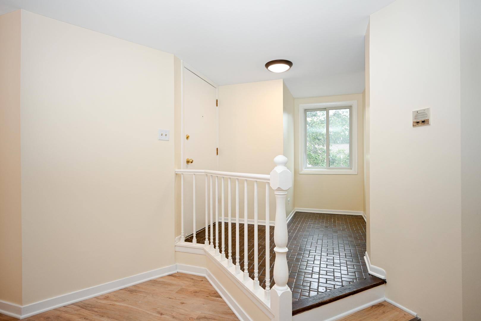 1751 Plymouth Court #B, Wheaton, IL 60189