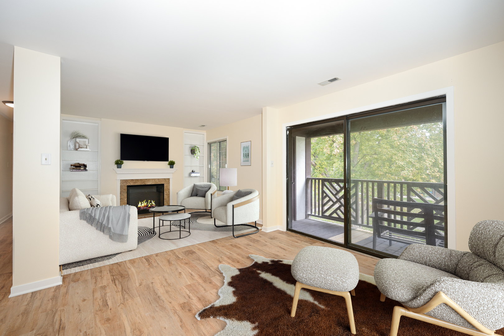 1751 Plymouth Court #B, Wheaton, IL 60189