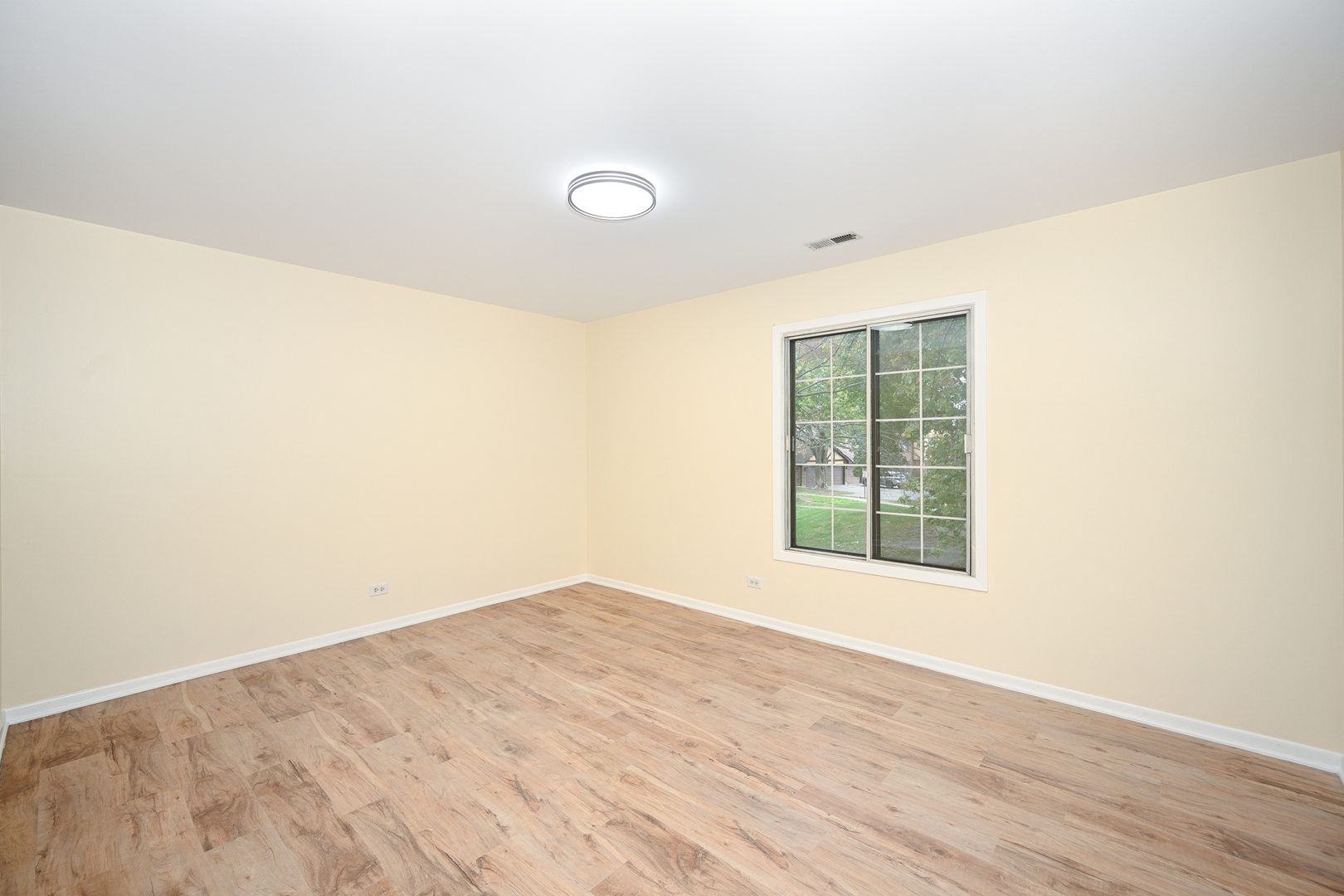 1751 Plymouth Court #B, Wheaton, IL 60189