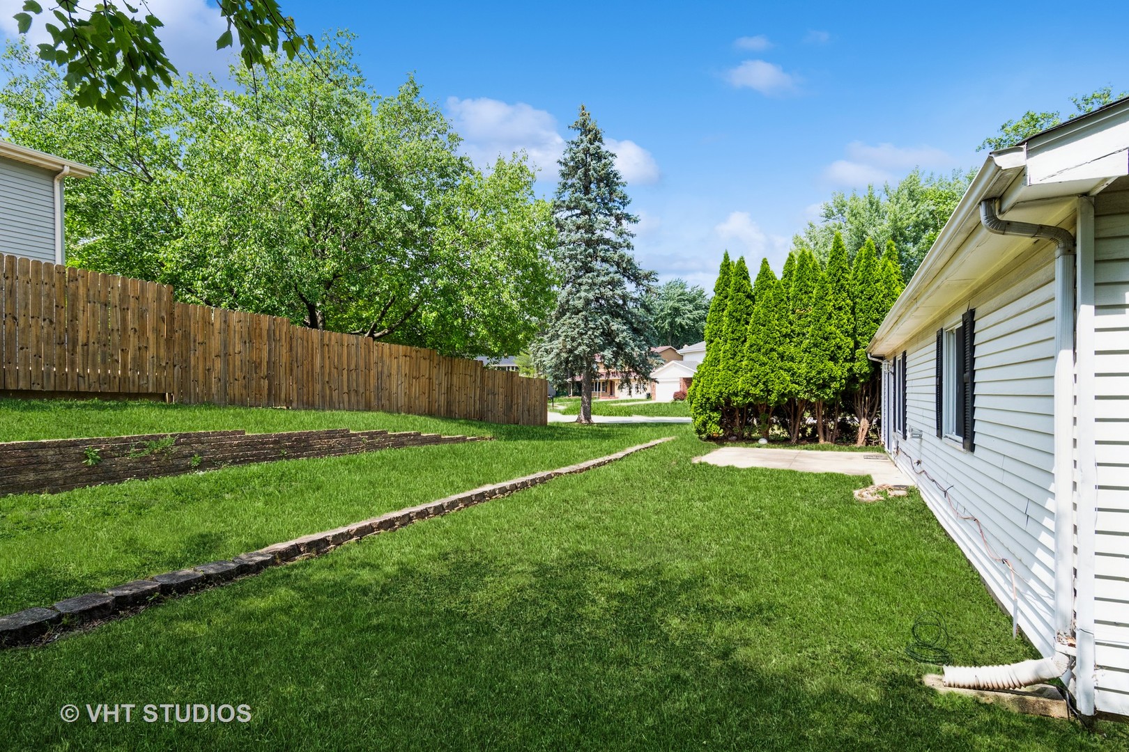 5S730 Malibu Lane, Naperville, IL 60540