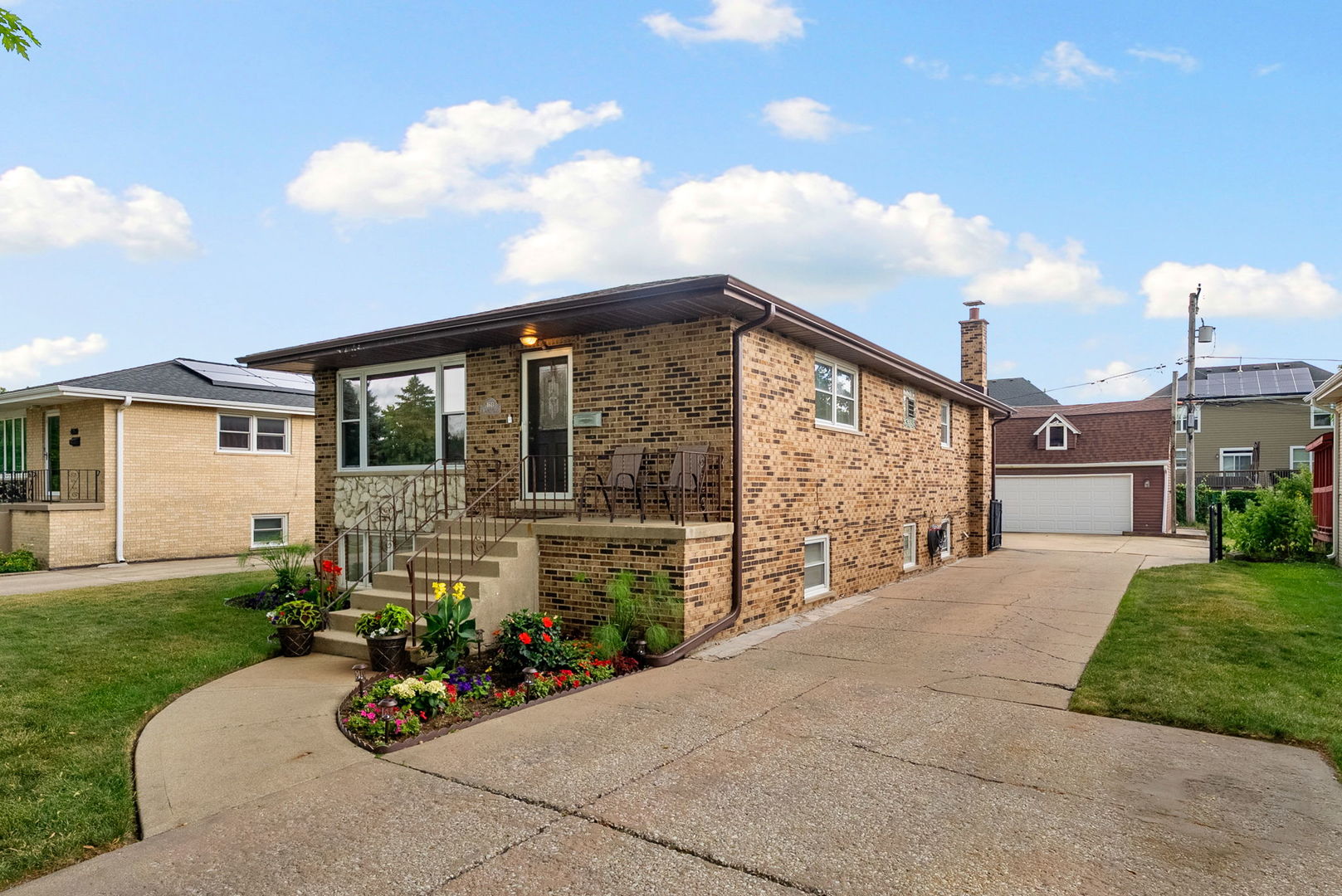 4613 Madison Avenue, Brookfield, IL 60513