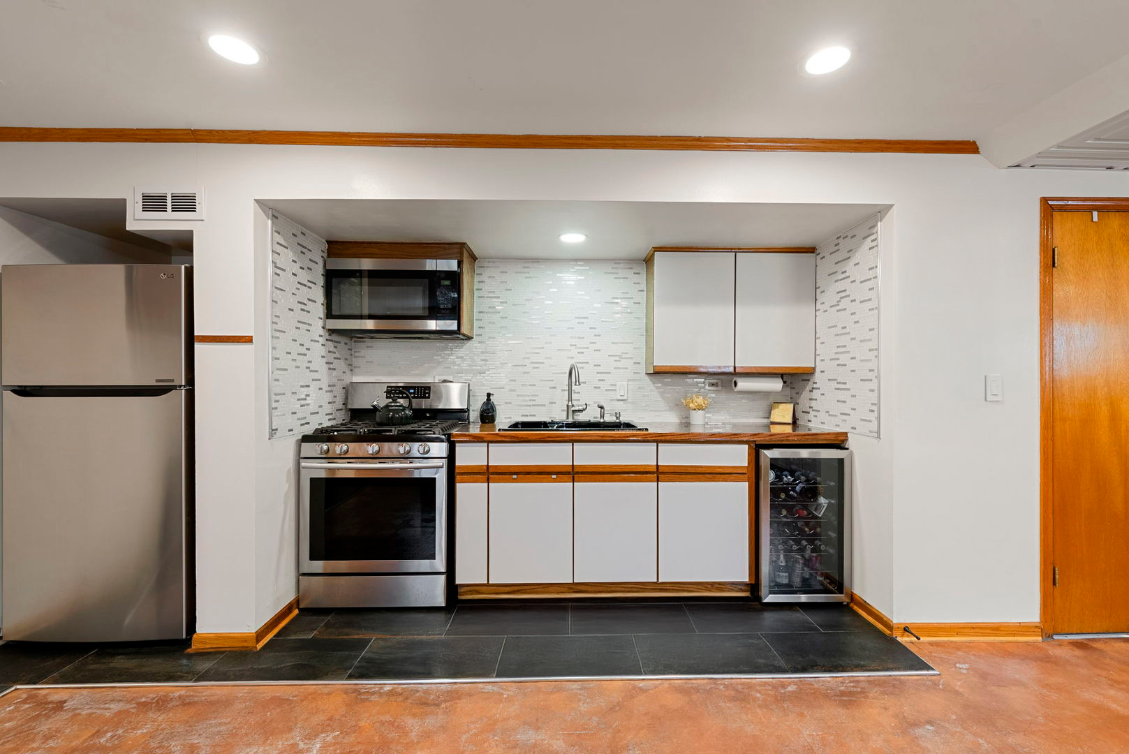 4613 Madison Avenue, Brookfield, IL 60513