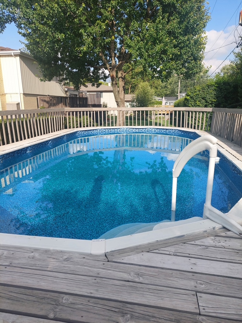 1155 W Westwood Trail, Addison, IL 60101