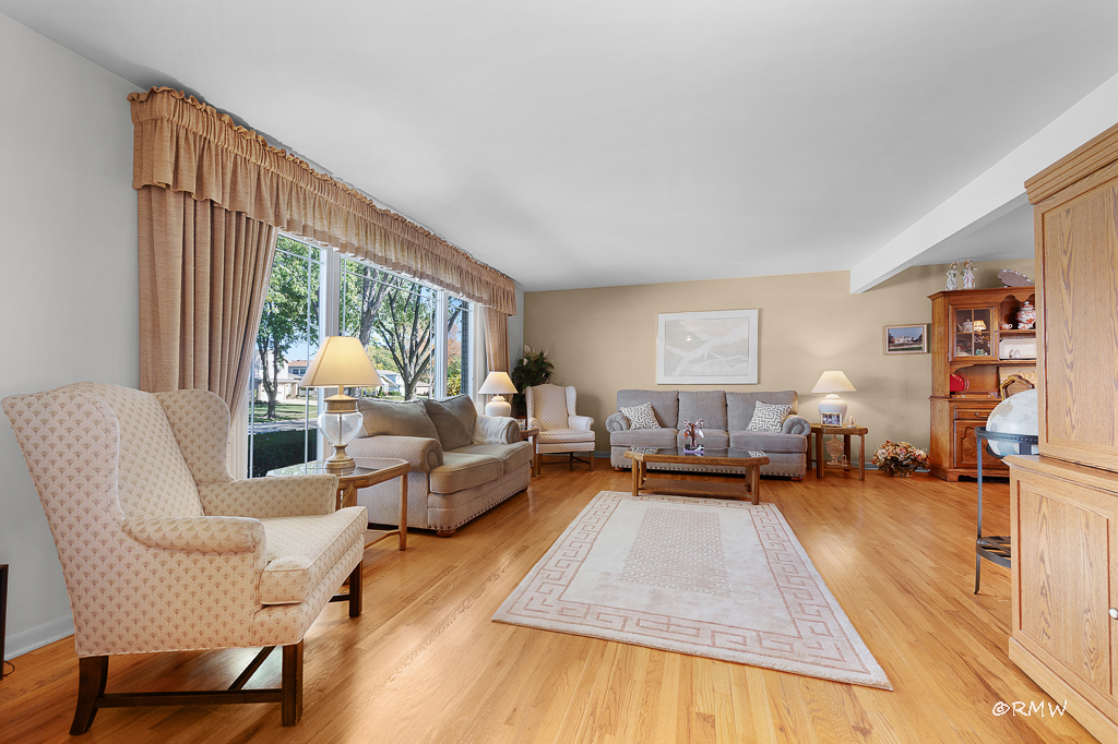 1155 W Westwood Trail, Addison, IL 60101