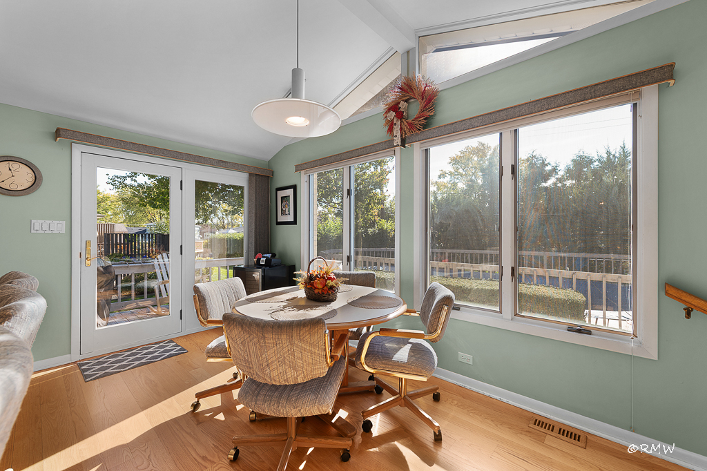 1155 W Westwood Trail, Addison, IL 60101