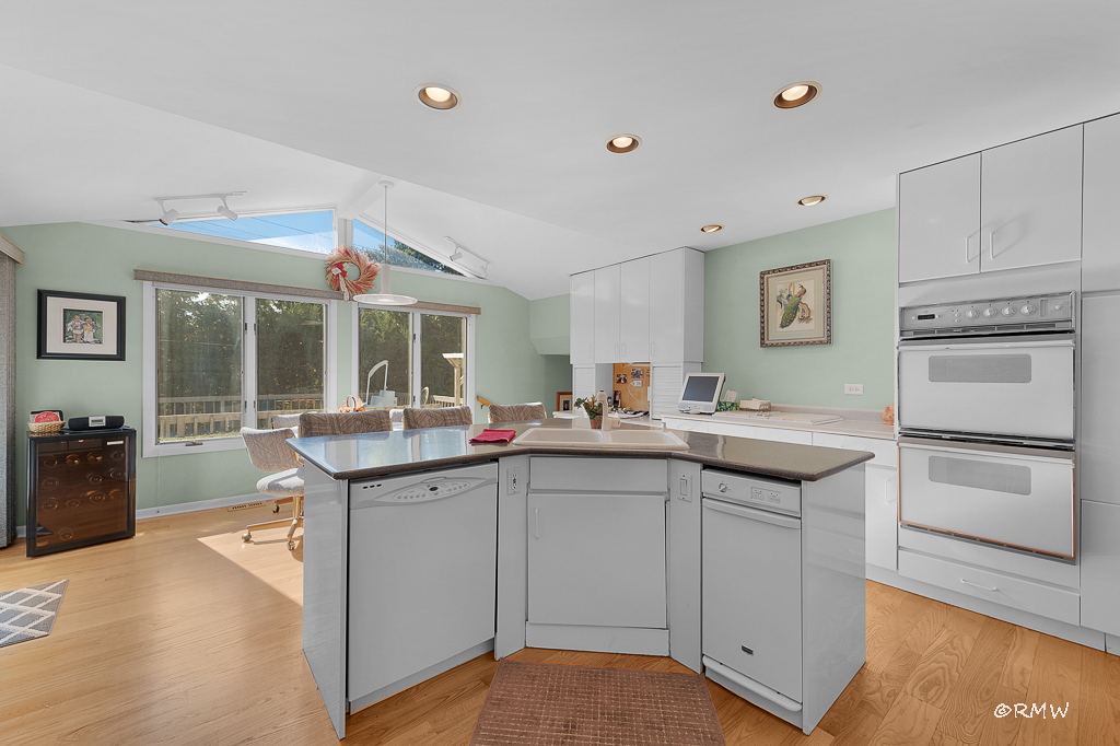 1155 W Westwood Trail, Addison, IL 60101