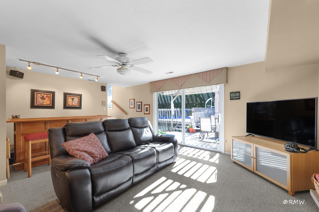 1155 W Westwood Trail, Addison, IL 60101